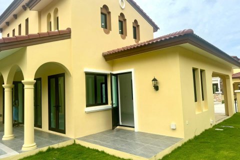 House in Chon Buri, Thailand 3 bedrooms № 144463 - photo 20