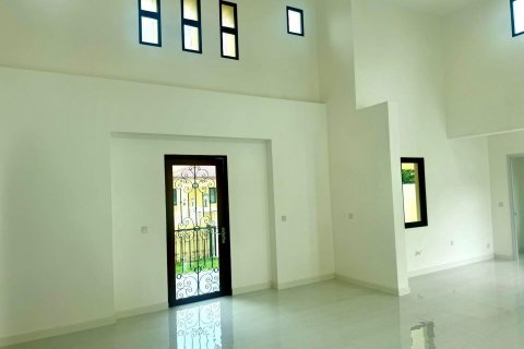 House in Chon Buri, Thailand 3 bedrooms № 144463 - photo 9