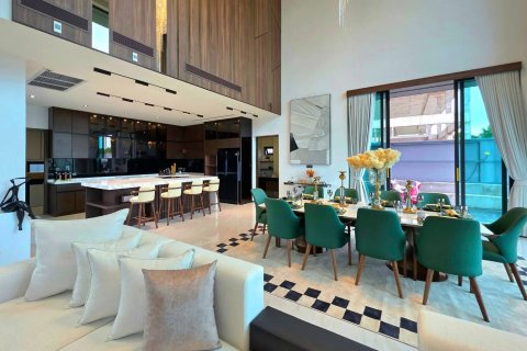 House in Pattaya, Thailand 5 bedrooms № 144461 - photo 11
