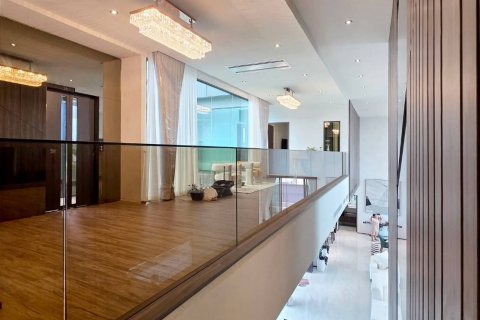 House in Pattaya, Thailand 5 bedrooms № 144461 - photo 23