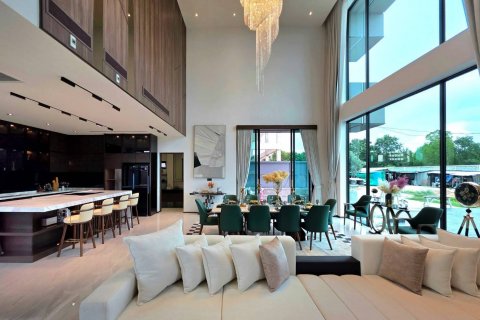 House in Pattaya, Thailand 5 bedrooms № 144461 - photo 18