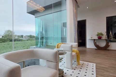 House in Pattaya, Thailand 5 bedrooms № 144461 - photo 30