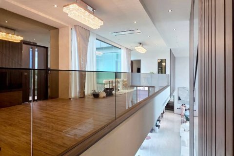 House in Pattaya, Thailand 5 bedrooms № 144461 - photo 25