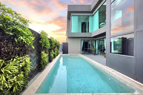 House in Pattaya, Thailand 5 bedrooms № 144461 - photo 3
