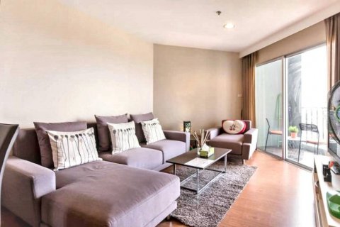 Кондоминиум с 2 спальнями в Хуай Кванге, Бангкок, Таиланд № 125809 - фото 1