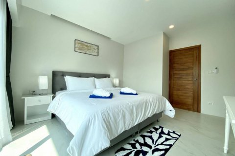 Villa in Rawai, Thailand 4 bedrooms № 125813 - photo 10