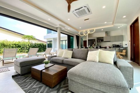 Villa in Rawai, Thailand 4 bedrooms № 125813 - photo 7
