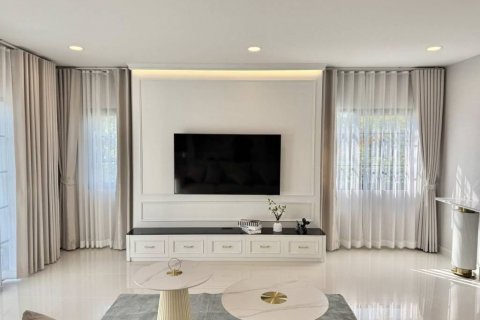 Дом в Бангкоке, Таиланд с 4 спальнями  № 125814 - фото 5