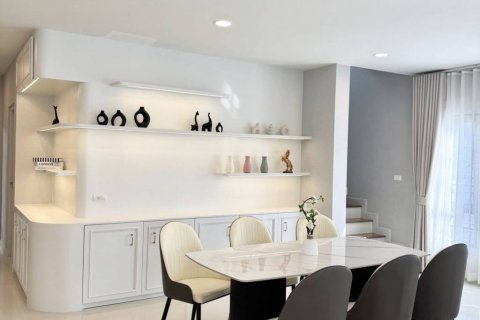 Дом в Бангкоке, Таиланд с 4 спальнями  № 125814 - фото 6