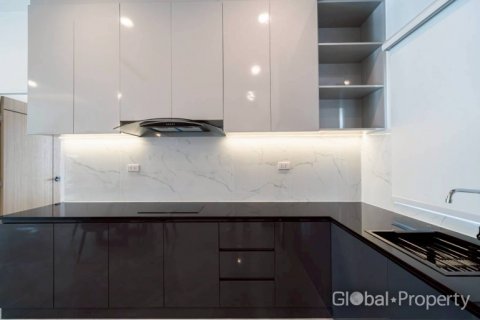 House in Pattaya, Thailand 4 bedrooms № 132298 - photo 9