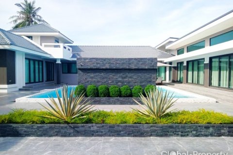 Дом в Паттайе, Таиланд с 5 спальнями  № 132302 - фото 17