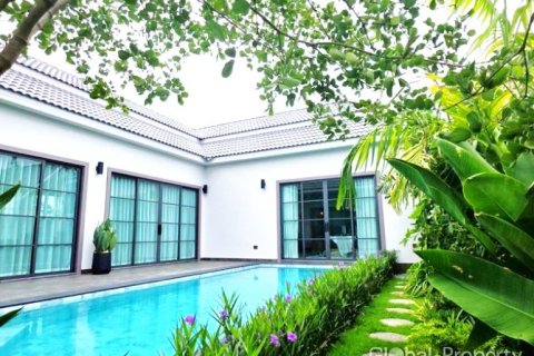 Дом в Паттайе, Таиланд с 3 спальнями  № 132299 - фото 2