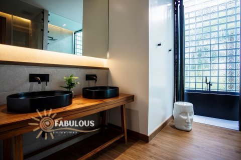 Villa in Phuket, Thailand 3 bedrooms № 81625 - photo 10