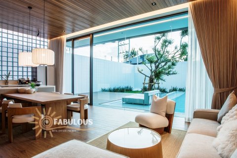 Villa in Phuket, Thailand 3 bedrooms № 81625 - photo 2