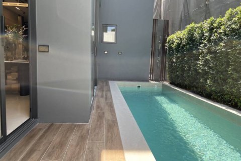 Вилла в Бангкоке, Таиланд с 5 спальнями  № 125994 - фото 6