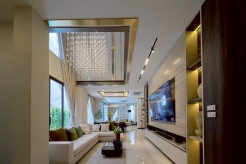 Вилла в Бангкоке, Таиланд с 5 спальнями  № 125994 - фото 7