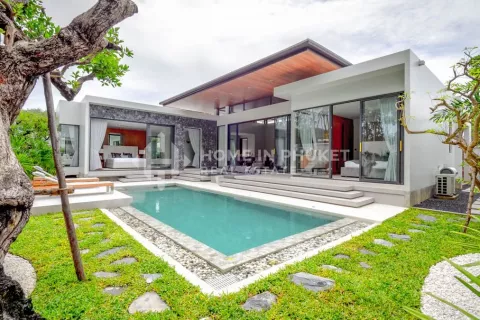 House in Phuket, Thailand 3 bedrooms № 131461 - photo 1