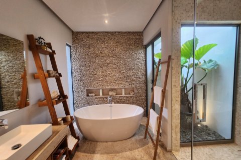 House in Bang Tao, Thailand 4 bedrooms № 125607 - photo 12