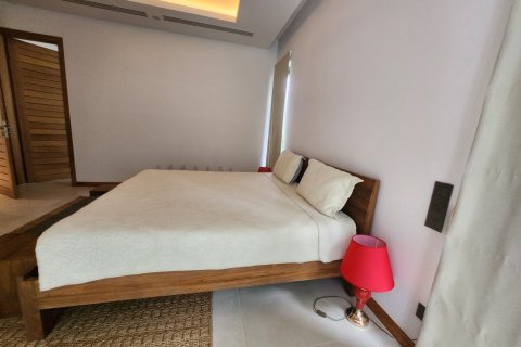 House in Bang Tao, Thailand 4 bedrooms № 125606 - photo 21