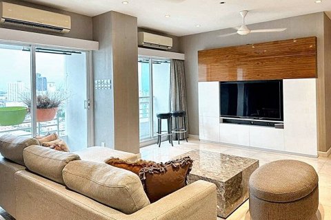 Condo à Bangkok, Thaïlande, 2 chambres  № 86270 - photo 1