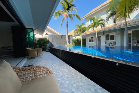 Villa in Chiang Mai, Thailand 4 bedrooms № 126170 - photo 28