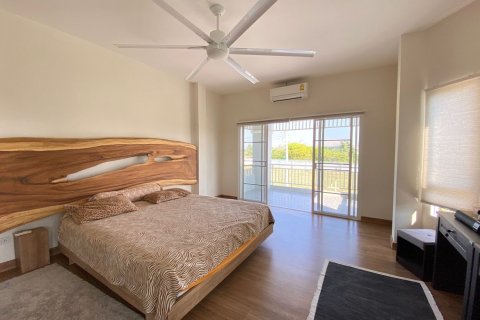 Villa in Chiang Mai, Thailand 4 bedrooms № 126170 - photo 15