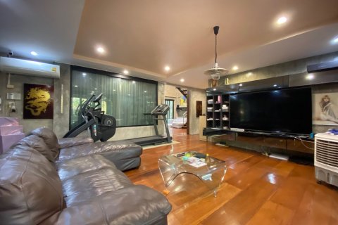 House in Chiang Mai, Thailand 5 bedrooms № 126169 - photo 2