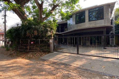 Maison à Chiang Mai, Thaïlande 5 chambres № 126169