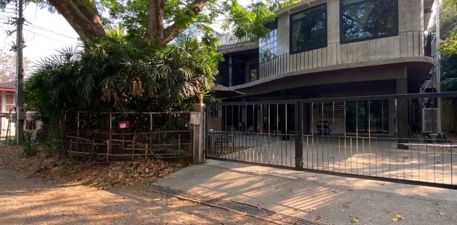 House in Chiang Mai, Thailand 5 bedrooms № 126169