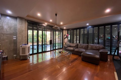 House in Chiang Mai, Thailand 5 bedrooms № 126169 - photo 4
