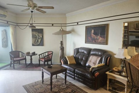 Condo in Pattaya, Thailand, 1 bedroom  № 121041 - photo 4