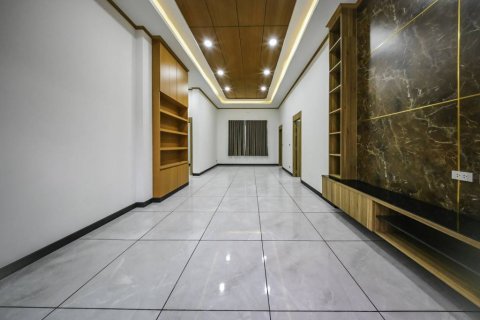 Villa in Pattaya, Thailand 3 bedrooms № 121036 - photo 9