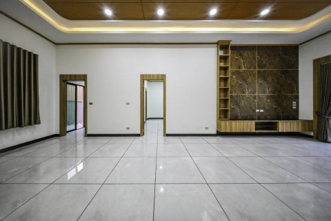 Villa in Pattaya, Thailand 3 bedrooms № 121036 - photo 6
