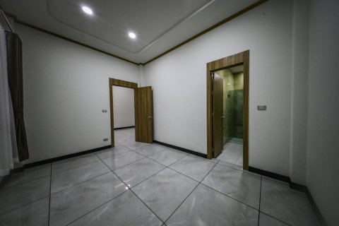 Villa in Pattaya, Thailand 3 bedrooms № 121036 - photo 4
