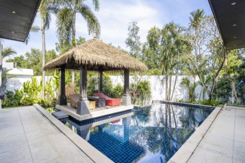 Villa in Bang Tao, Thailand 3 bedrooms № 133036 - photo 1