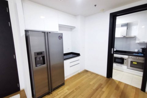Condo in Bangkok, Thailand, 3 bedrooms  № 85856 - photo 10
