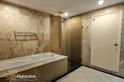 Condo in Wichit, Thailand, 2 bedrooms  № 124355 - photo 18