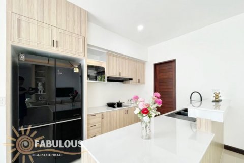 Villa in Rawai, Thailand 3 bedrooms № 124351 - photo 17