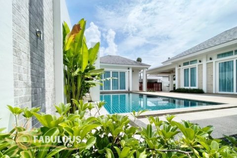 Villa in Rawai, Thailand 3 bedrooms № 124351 - photo 1