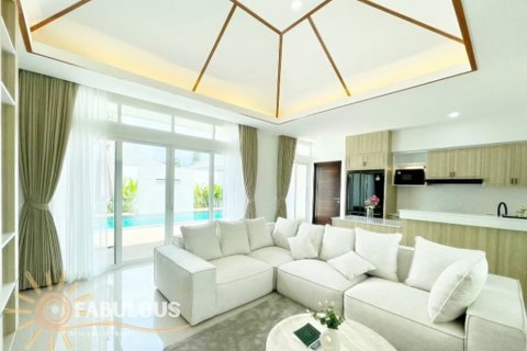 Villa in Rawai, Thailand 3 bedrooms № 124351 - photo 14