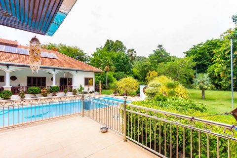 House in Cha-am, Thailand 4 bedrooms № 101006 - photo 3