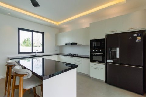 Villa in Hua Hin, Thailand 4 bedrooms № 144412 - photo 8