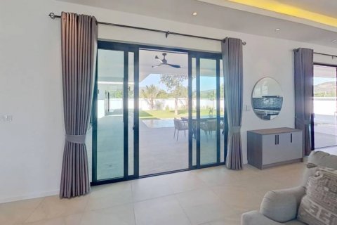 Villa in Hua Hin, Thailand 4 bedrooms № 144412 - photo 5