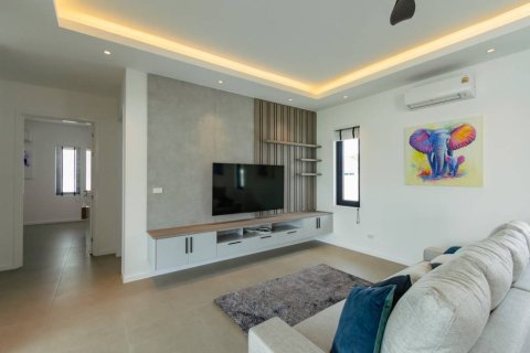 Villa in Hua Hin, Thailand 4 bedrooms № 144412 - photo 6