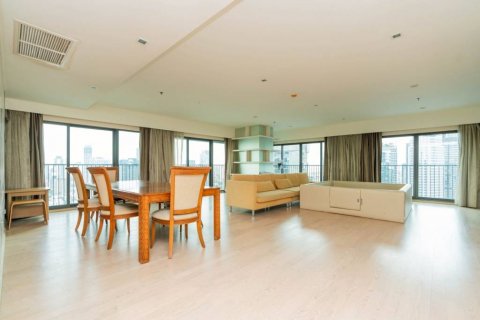 Кондоминиум с 3 спальнями в Бангкоке, Таиланд № 144409 - фото 1