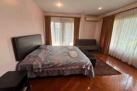 House in Pattaya, Thailand 6 bedrooms № 123563 - photo 11