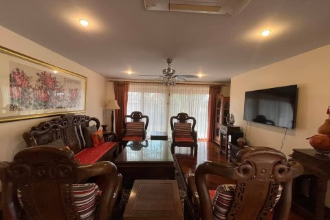 House in Pattaya, Thailand 6 bedrooms № 123563 - photo 8