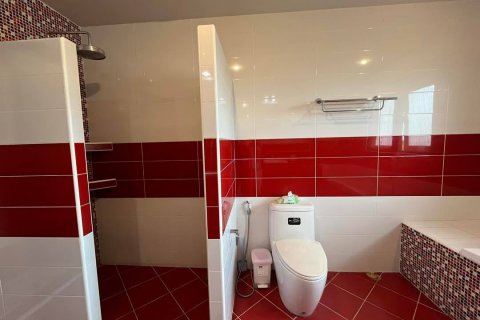 House in Pattaya, Thailand 6 bedrooms № 123563 - photo 21