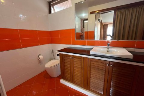 House in Pattaya, Thailand 6 bedrooms № 123563 - photo 22