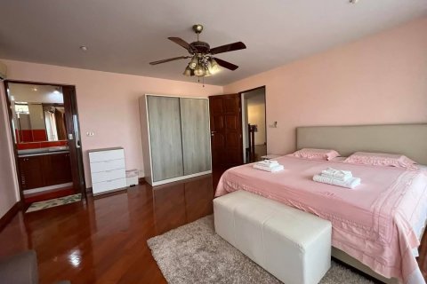 House in Pattaya, Thailand 6 bedrooms № 123563 - photo 14